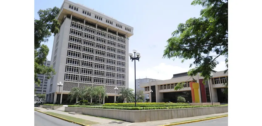 Crecimiento económico en República Dominicana y los desafíos para reactivar la inversión y la productividad.